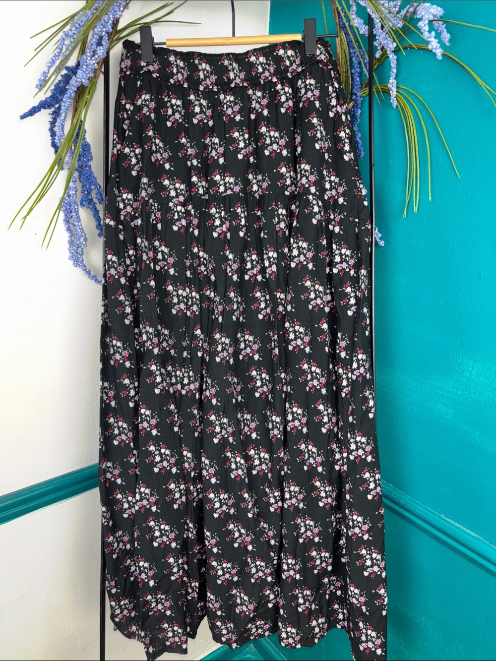 Universal Thread tiered Black Maxi Skirt with Pink & White Floral Print - Picture 1 of 5